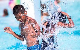 Vine Ridge Resort - Cottages